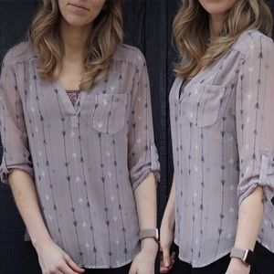 Maurices Periwinkle Arrow Print Top - Size Small